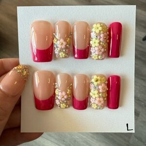 Pink Floral 3D Press-On Nails Set
